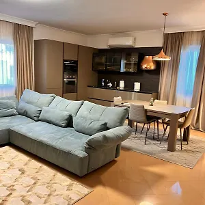 Appartement Chaplin, Tirana