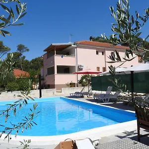 https://villa-daria.hotelinzadar.com