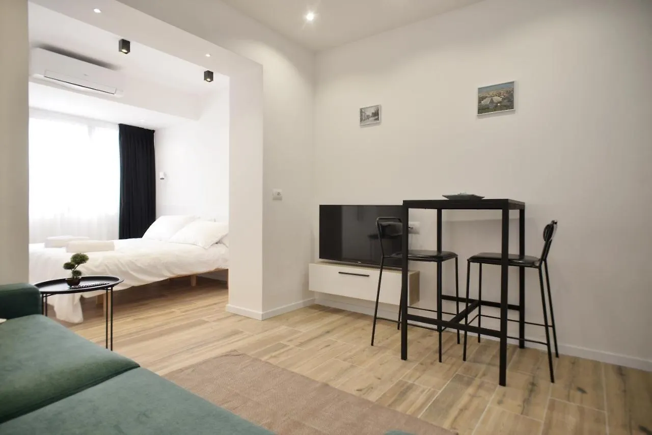 Tirana Central Apartments Arnavutluk